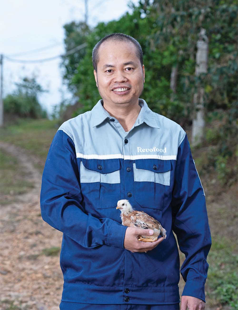 Càng tìm hiểu sâu, tôi càng nhận thấy, dinh dưỡng là nguồn gốc gây ra nhiều bệnh tật và ngược lại, có những bệnh hoàn toàn khắc phục được dựa trên vấn đề dinh dưỡng, thay vì lạm dụng thuốc như hiện nay. Tôi mong Revofood là một con đường để chính tôi, người thân, bạn bè và cả cộng đồng tiếp cận nguồn dinh dưỡng sạch, an toàn. - doanh nhân Hoàng Đình Hà
