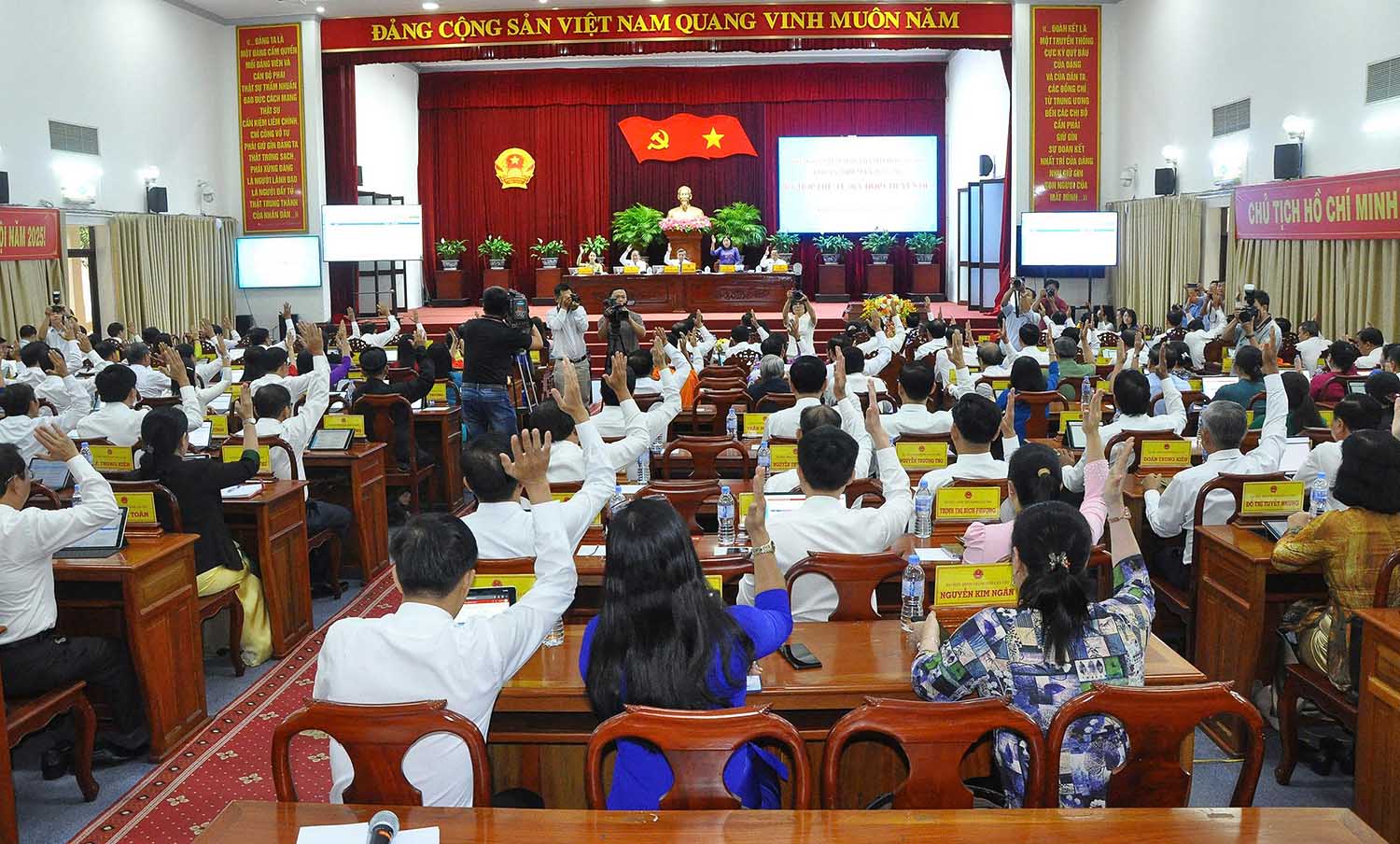 HĐND TP. Cần Thơ khoá X, nhiệm kỳ 2021-2026 tiến hành kỳ họp thứ 4 (kỳ họp chuyên đề) thực hiện công tác nhân sự theo thẩm quyền
