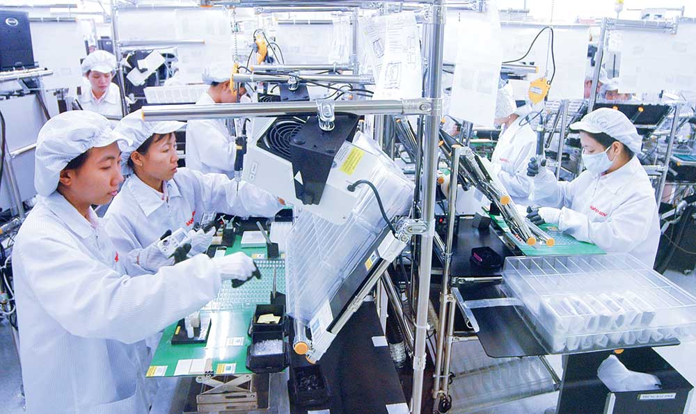 bất động sản công nghiệp được nâng tầm nhờ sản xuất công nghệ cao, bán dẫn. Trong ảnh: Nhà máy sản xuất điện tử của Sanyo 