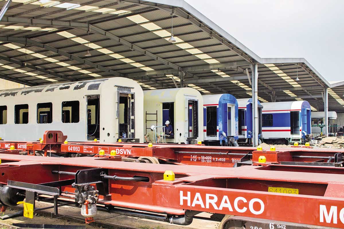 Các doanh nghiệp Việt sẽ được đặt hàng, giao nhiệm vụ thực hiện nhiều dịch vụ, hàng hóa phục vụ ngành đường sắt