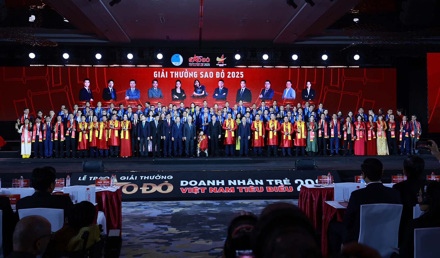 Lãnh đạo Đảng, Nhà nước và T.Ư Đoàn trao khen thưởng các doanh nhân trẻ tiêu biểu năm 2025