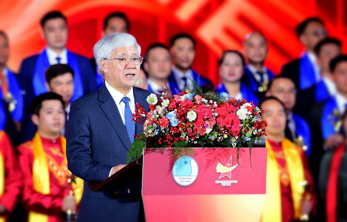 Ông Đỗ Văn Chiến - Phó chủ tịch thường trực Quốc hội - phát biểu 