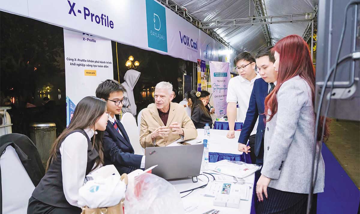 Năm 2025 ghi nhận sự trưởng th&agrave;nh của AI 