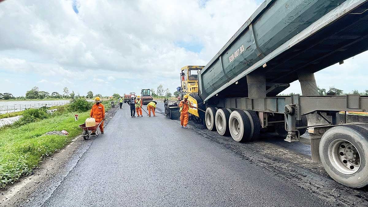 Thi c&ocirc;ng Dự &aacute;n n&acirc;ng cấp mặt đường tuyến Lộ Tẻ - Rạch Sỏi