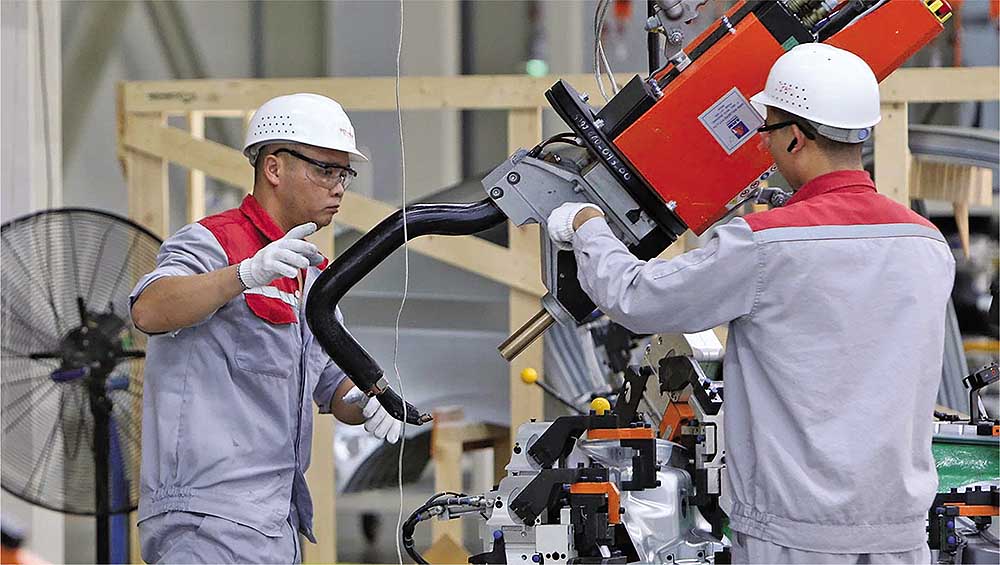 Nền kinh tế Việt Nam tăng trưởng cao hay thấp, bền vững hay kh&ocirc;ng đang phụ thuộc rất lớn v&agrave;o tốc độ v&agrave; chất lượng cải c&aacute;ch, trước hết l&agrave; cải thiện m&ocirc;i trường đầu tư, kinh doanh (Ảnh: Đức Thanh)