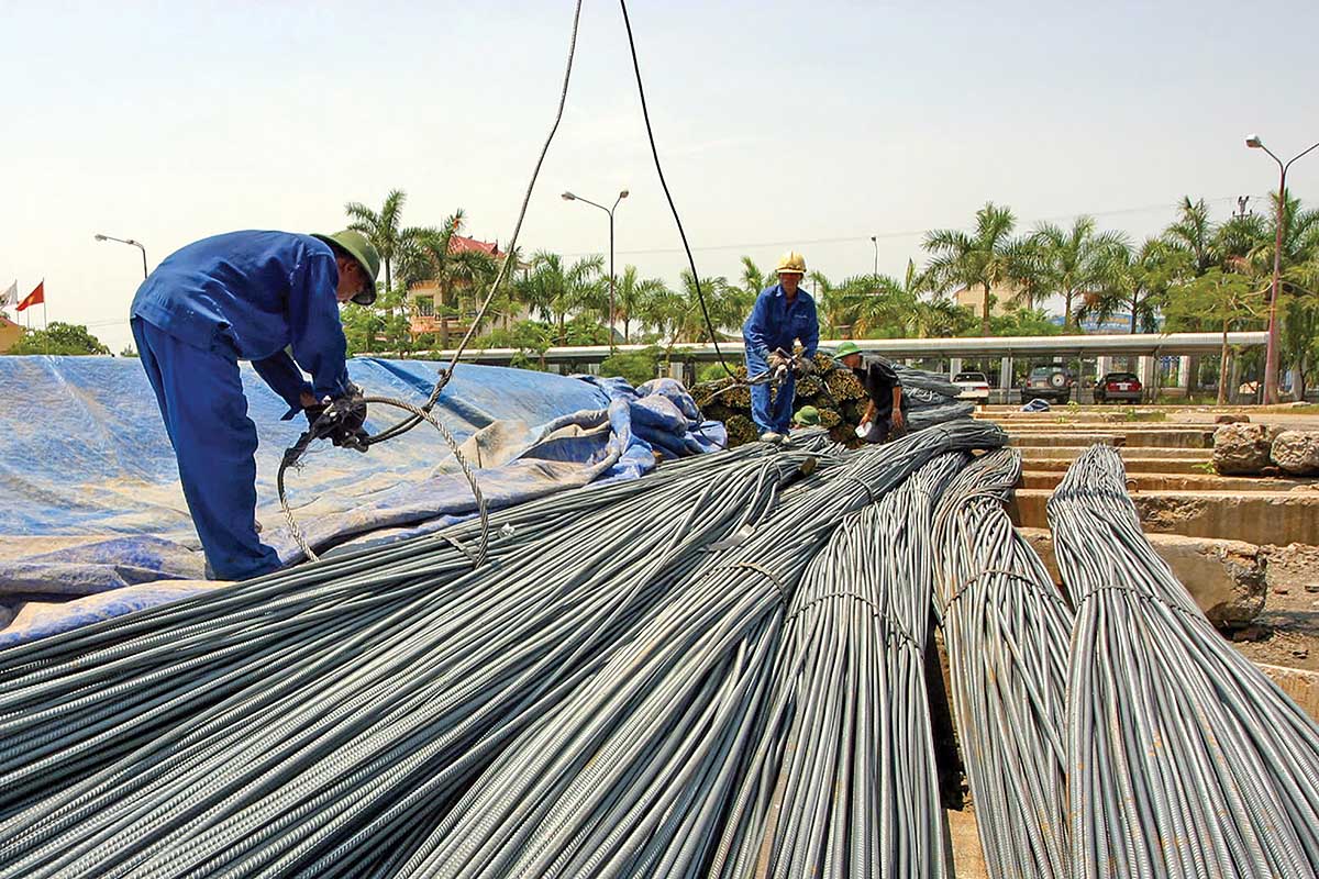 Sắt thép nhập khẩu là một trong những mặt hàng mà Việt Nam khởi xướng điều tra, rà soát, nhằm bảo vệ sản xuất trong nước (Ảnh: Đức Thanh)