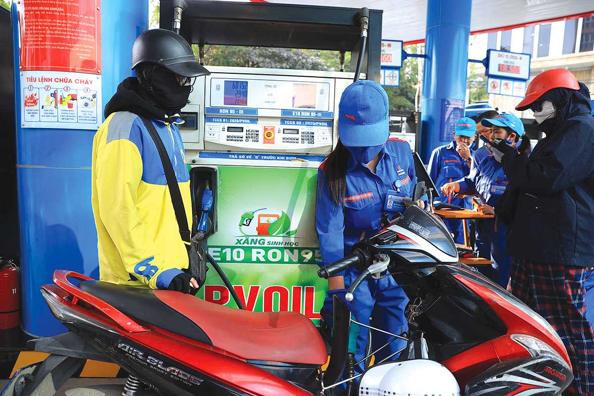 C&aacute;c doanh nghiệp đ&atilde; sẵn s&agrave;ng đưa xăng sinh học E10 v&agrave;o lưu th&ocirc;ng (Ảnh: Đức Thanh)