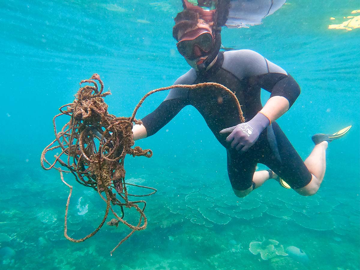 Anh Trung chọn gắn b&oacute; l&acirc;u d&agrave;i với việc bảo vệ m&ocirc;i trường biển