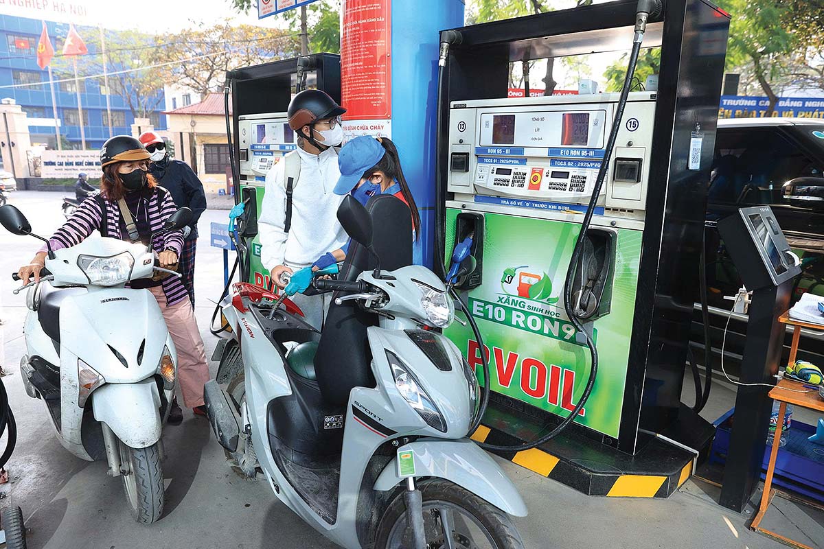 C&aacute;c doanh nghiệp c&oacute; thể đưa xăng E10 v&agrave;o lưu h&agrave;nh sớm hơn mốc quy định l&agrave; ng&agrave;y 1/6/2026	(Ảnh: Đức Thanh)