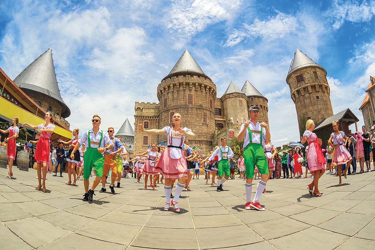 TP. Đ&agrave; Nẵng hiện c&oacute; hệ sinh th&aacute;i sản phẩm đa dạng hiếm c&oacute;, đủ sức cạnh tranh với những điểm đến nổi tiếng thế giới