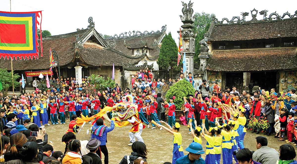 Ở H&ugrave;ng L&ocirc;, di sản kh&ocirc;ng để trưng b&agrave;y m&agrave; để sống. V&agrave; ch&iacute;nh sự sống ấy, mộc mạc nhưng bền bỉ, mới l&agrave; bảo chứng r&otilde; r&agrave;ng nhất cho sức bền của văn h&oacute;a đất Tổ h&ocirc;m nay v&agrave; mai sau (Ảnh: P.V)