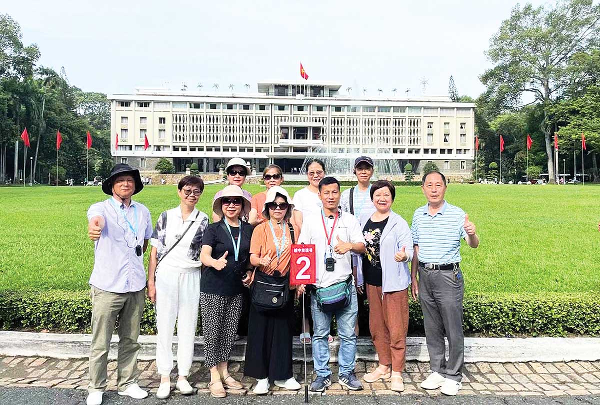 Lượng kh&aacute;ch tăng kỷ lục, đường bay li&ecirc;n tục mở mới, doanh nghiệp hai nước đẩy mạnh kết nối đang đưa hợp t&aacute;c du lịch Việt Nam - Trung Quốc bước v&agrave;o giai đoạn tăng trưởng mạnh mẽ, với kỳ vọng h&igrave;nh th&agrave;nh hệ sinh th&aacute;i li&ecirc;n kết s&acirc;u rộng, bền vững.