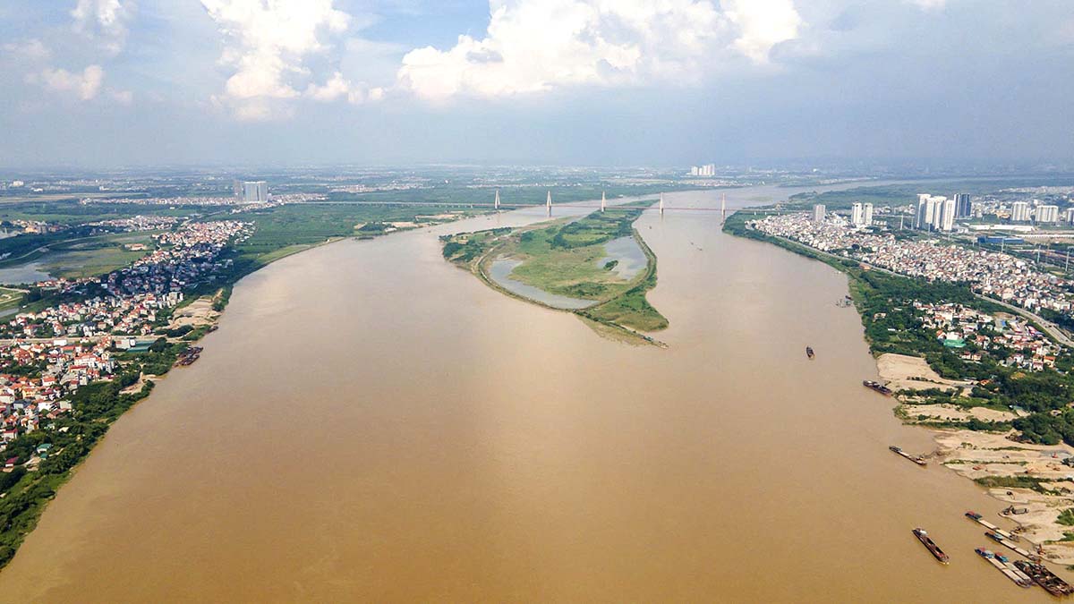 Sửa đổi Luật Thủ đ&ocirc; l&agrave; để t&aacute;i thiết cấu tr&uacute;c ch&iacute;nh s&aacute;ch ph&aacute;t triển Thủ đ&ocirc; một c&aacute;ch to&agrave;n diện, từ quy hoạch, ph&acirc;n quyền, tổ chức kh&ocirc;ng gian huy động nguồn lực đến li&ecirc;n kết v&ugrave;ng.  Trong ảnh: Một g&oacute;c H&agrave; Nội nh&igrave;n từ tr&ecirc;n caoảnh: đức thanh