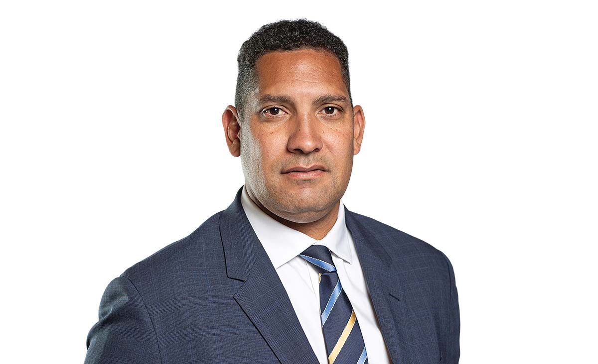 Đại sứ Thụy Điển tại Việt Nam, &ocirc;ng Johan Ndisi