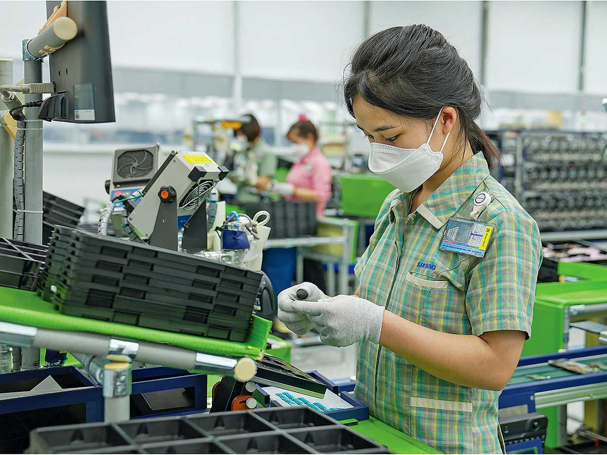 Xuất khẩu điện tử của Việt Nam vẫn đang tr&ecirc;n đ&agrave; tăng trưởng