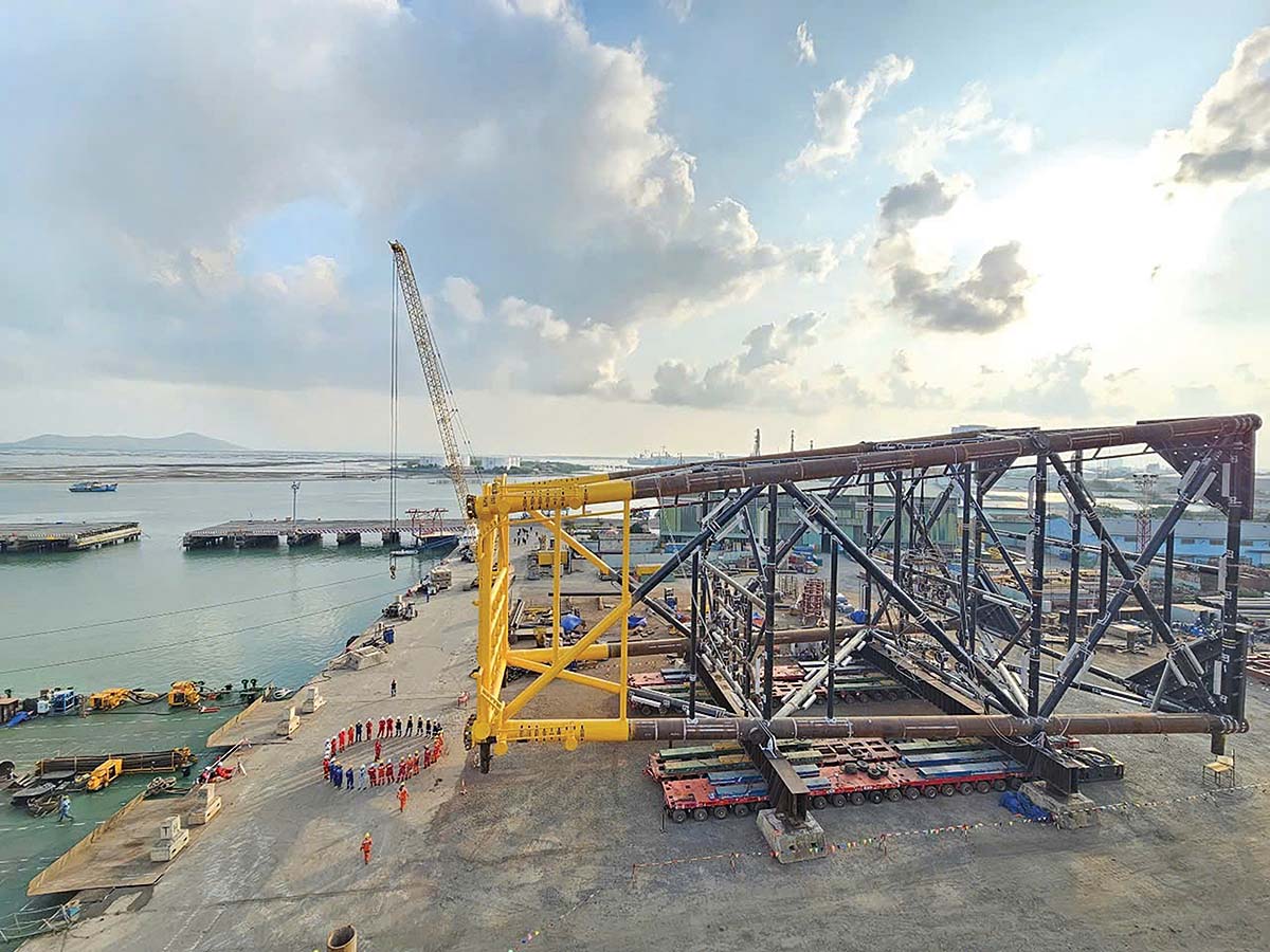 Sitemove và loadout chân đế giàn BK-26 thuộc mỏ Bạch Hổ