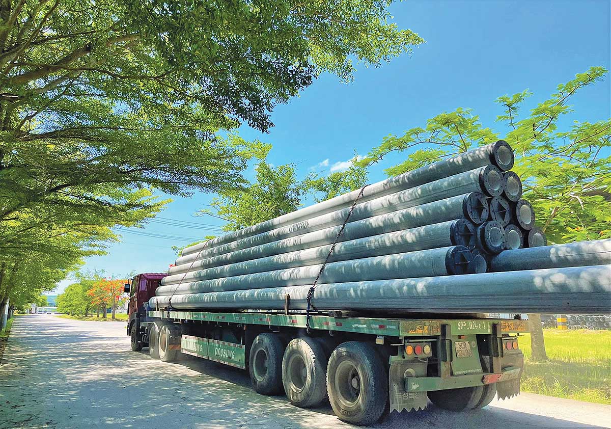 Cọc BTLT sản xuất theo c&ocirc;ng nghệ kh&ocirc;ng vữa thừa (Ảnh: PV)