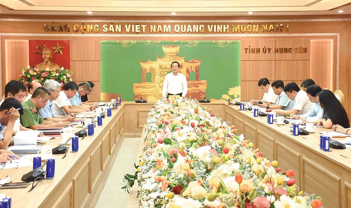 Ủy vi&ecirc;n Trung ương Đảng, B&iacute; thư Tỉnh ủy Hưng Y&ecirc;n Phạm Quang Ngọc ph&aacute;t biểu chỉ đạo tại Hội nghị sơ kết nhiệm vụ 6 th&aacute;ng đầu năm về ph&aacute;t triển khoa học, c&ocirc;ng nghệ, đổi mới s&aacute;ng tạo v&agrave; chuyển đổi số