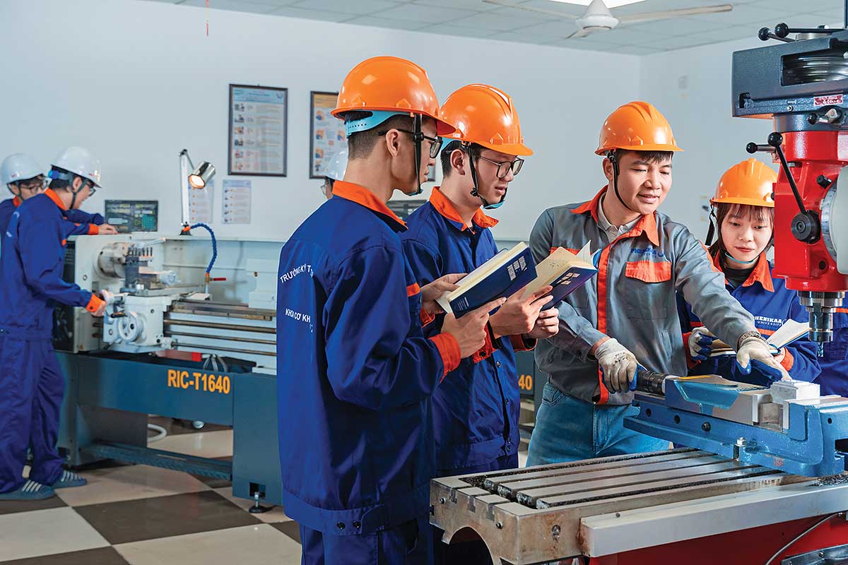 Phát triển nguồn nhân lực STEM là nền tảng để Việt Nam làm chủ các ngành công nghệ chiến lượcảnh: p.v