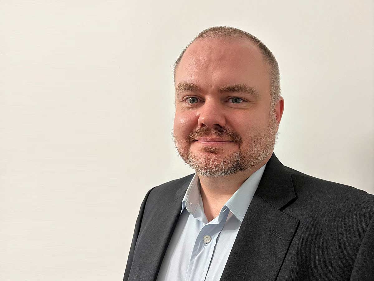Ông Tyler McElhaney, Giám đốc quốc gia Apex Group