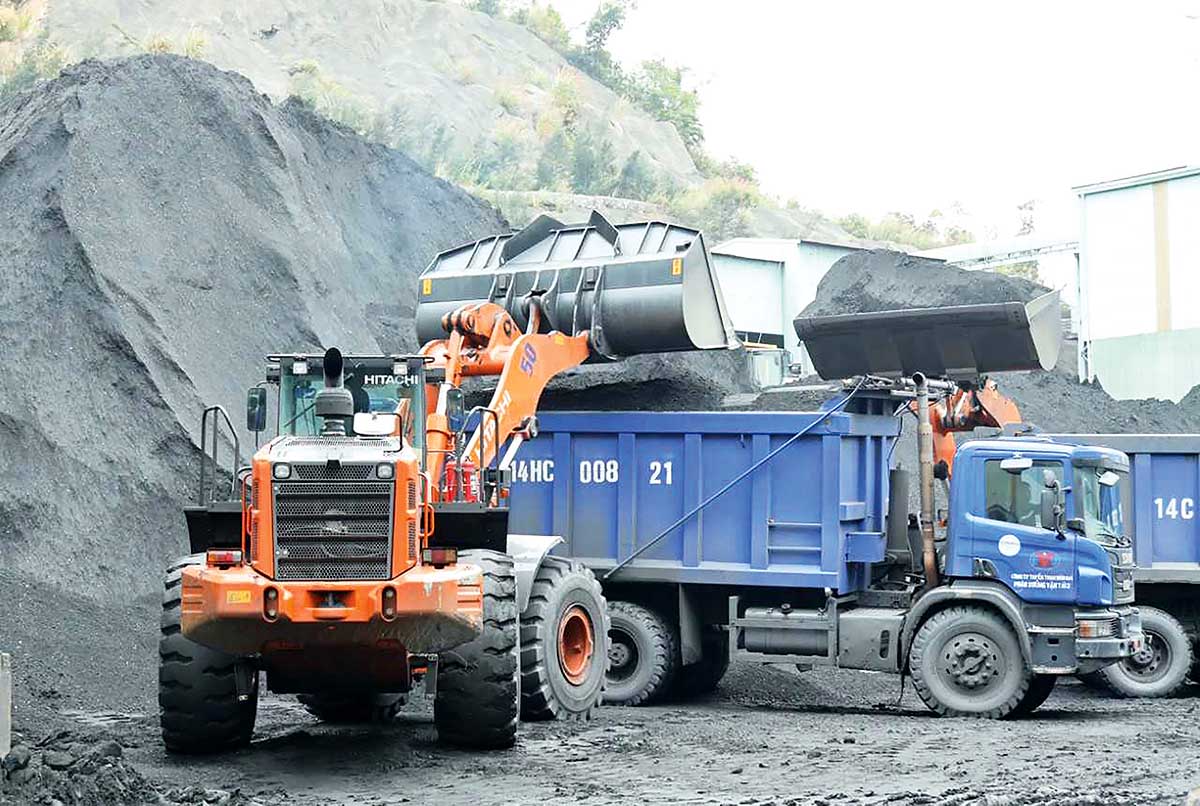 Đẩy mạnh chế biến, sản xuất than sạch từ th&agrave;nh sản phẩm ngo&agrave;i than, đ&aacute;p ứng cho c&ocirc;ng t&aacute;c ti&ecirc;u thụ