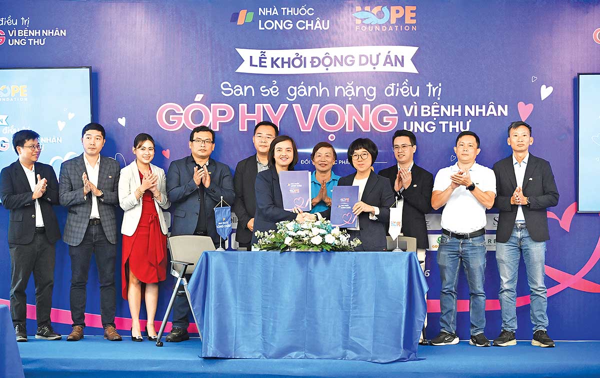 Chương trình kết nối nguồn lực từ Long Châu, HOPE Foundation, các đối tác và cộng đồng để hỗ trợ chi phí điều trị cho bệnh nhân ung thư có hoàn cảnh khó khăn