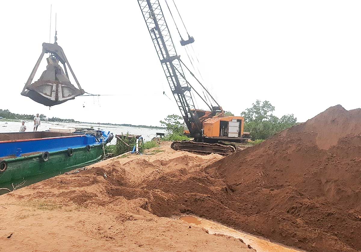 Khai th&aacute;c c&aacute;t cho Dự &aacute;n cao tốc