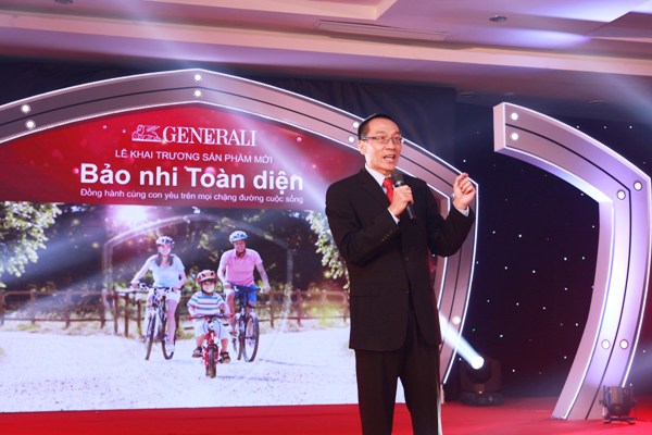 Ông Chung Bá Phương, Tổng Giám đốc Generali Việt Nam giới thiệu về sản phẩm Bảo nhi toàn diện