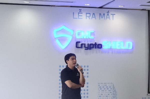 Ông Triệu Trần Đức, Tổng giám đốc CMC InfoSec giới thiệu về phần mềm chống mã hóa dữ liệu CMC CryptoShield