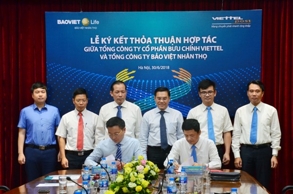 Lẽ ký kết giữa Bảo Việt Nhân thọ và Bưu chính Viettel diễn ra tại Hà Nội