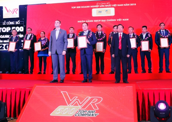 PVcomBank đã xuất sắc vượt qua rất nhiều doanh nghiệp lớn được xét duyệt để có tên trong danh sách VNR500 