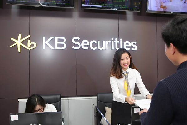 KBSV là công ty thành viên được sở hữu tới 99,7% bởi Tập đoàn KBFG, Hàn Quốc