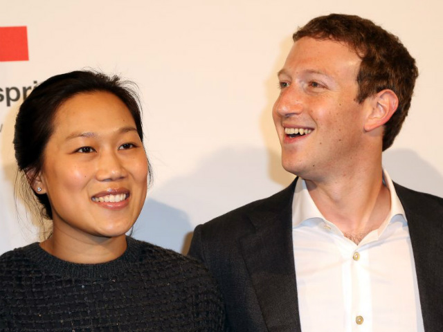 Mark Zuckerberg và vợ anh