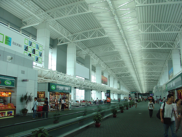 13. Guangzhou Baiyun International Airport (CAN); 65.887.473 lượt khách năm 2017