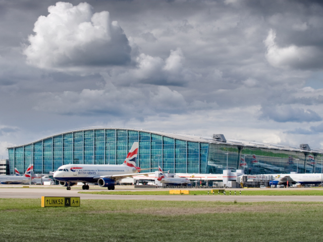 7. London Heathrow Airport (LHR): 78.014.598 lượt khách năm 2017.