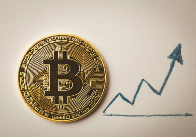 Giá Bitcoin tăng 650% trong một năm qua