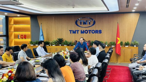 Ban lãnh đạo TMT Motors chia sẻ chiến lược kinh doanh năm 2025.