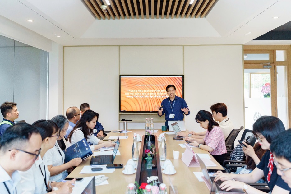 ông Vũ Quang Huy, Chủ tịch kiêm Tổng giám đốc TEKCOM chia sẻ với phóng viên.