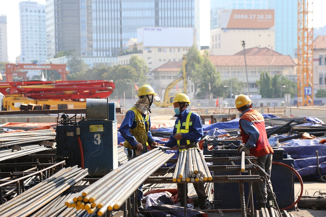 Bến đầu nhà ga Bến Thành được thi công năm 2016, tới nay đã hoàn thành 55,5% tiến độ.