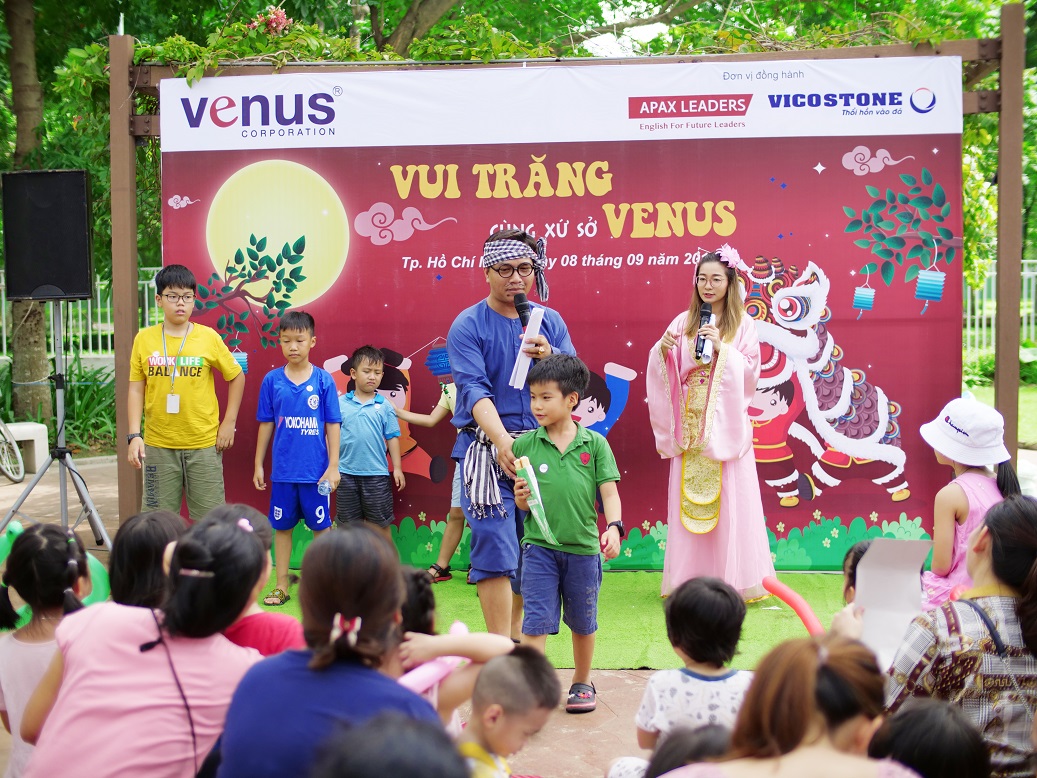 Venus chức trun thu tại chung cư Ruby Celadon City.