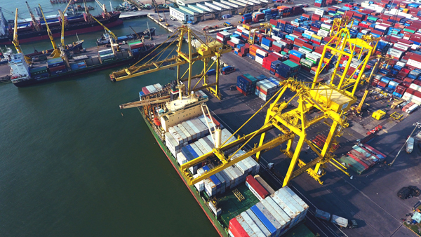 Năm 2017, dự kiến sản lượng qua Cảng Đà Nẵng năm 2017 sẽ đạt 7,6 triệu tấn, trong đó container là 360.000 teus.