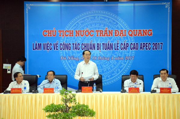 Chủ tịch nước Trần Đại Quang làm việc với Ủy ban Quốc gia APEC 2017 và lãnh đạo TP Đà Nẵng về Tuần lế cấp cao APEC 2017 cũng như các đơn vị liên quan. Ảnh: Hà Minh