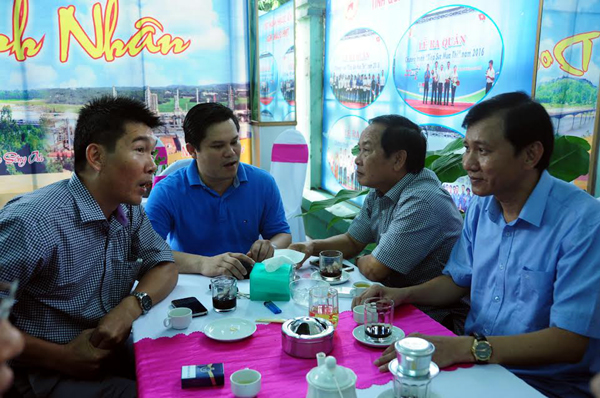 Bên cạnh các biện pháp cải cách hành chính, Quảng Ngãi tổ chức caphe doanh nhân để nắm bắt tâm tư, nguyện vọng của doanh nghiệp