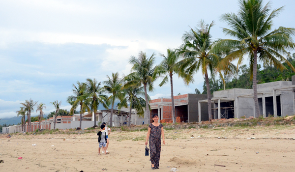Khu nghỉ mang tên Quê tôi village với 24 bungalows hướng biển - đơn lập và song lập đang được gấp rút hoàn thành 