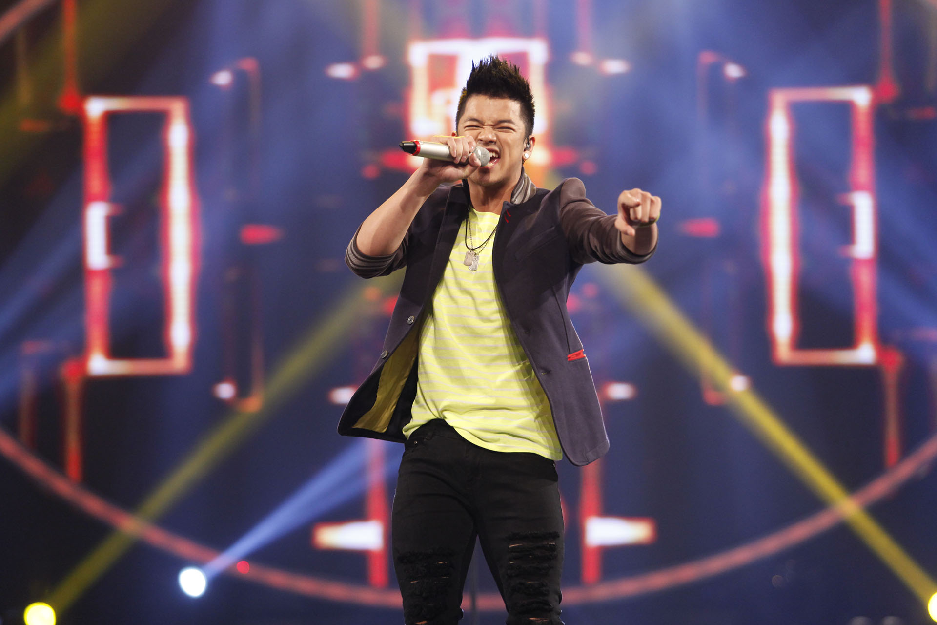 Trọng Hiếu-quán quân Việt Nam Idol 2015