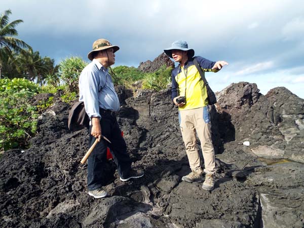 Các chuyên gia địa chất nước ngoài và Việt Nam cùng tham gia khảo sát công viên địa chất toàn cầu Lý Sơn