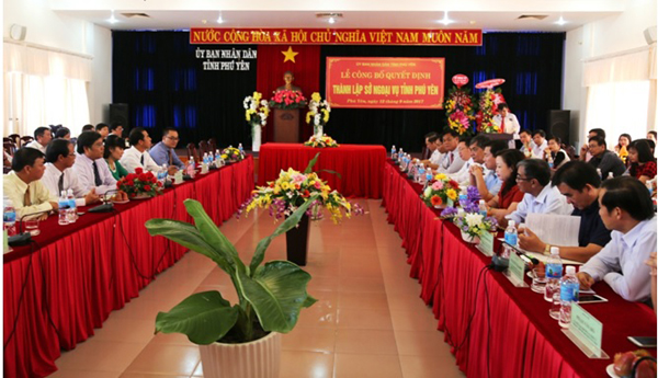 Buổi lễ công bố diễn ra trang trọng với sự tham dự đầy đủ của lãnh đạo Tỉnh ủy, UBND tỉnh Phú Yên