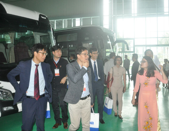 Các nhà đầu tư Hàn Quốc tham quan Khu phức hợp sản xuất ô tô Chu Lai-Trường Hải tại KKT mở Chu Lai (Quảng Nam)