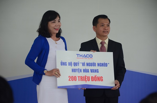 Và 200 triệu đồng đối cho Quỹ hỗ trợ người nghèo huyện Hòa Vang