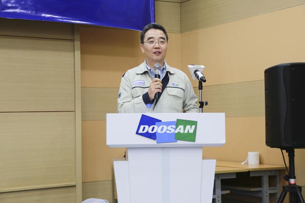 TGĐ Doosan Vina, Park Hong Ook phát biểu tại buổi “Gặp gỡ CEO” tại văn phòng chính Doosan Vina (1)